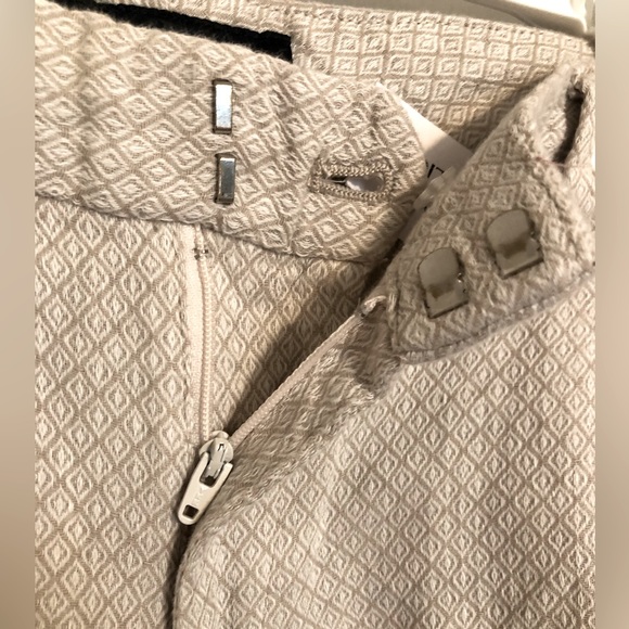 Banana Republic NWT Women’s 5 inch Patterned Shorts - Size 4 - Picture 3 of 5